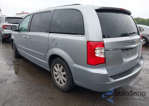 2016 Chrysler Town & Country Touring z USA, uszkodzony, nr VIN 2C4RC1BG0GR306291